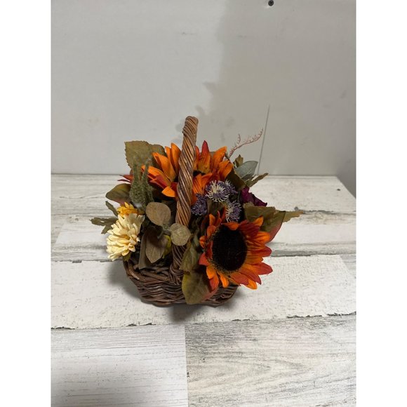 Pretty basket with fall colored flowers - Picture 1 of 6